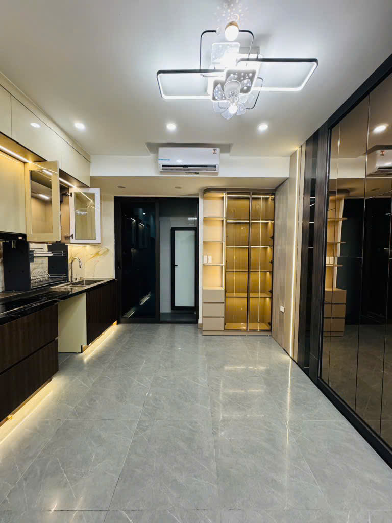 NHÀ ĐẸP – 2 MẶT THOÁNG – Ô TÔ ĐỖ CỬA – GẦN HỒ – TÔN ĐỨC THẮNG, ĐỐNG ĐA